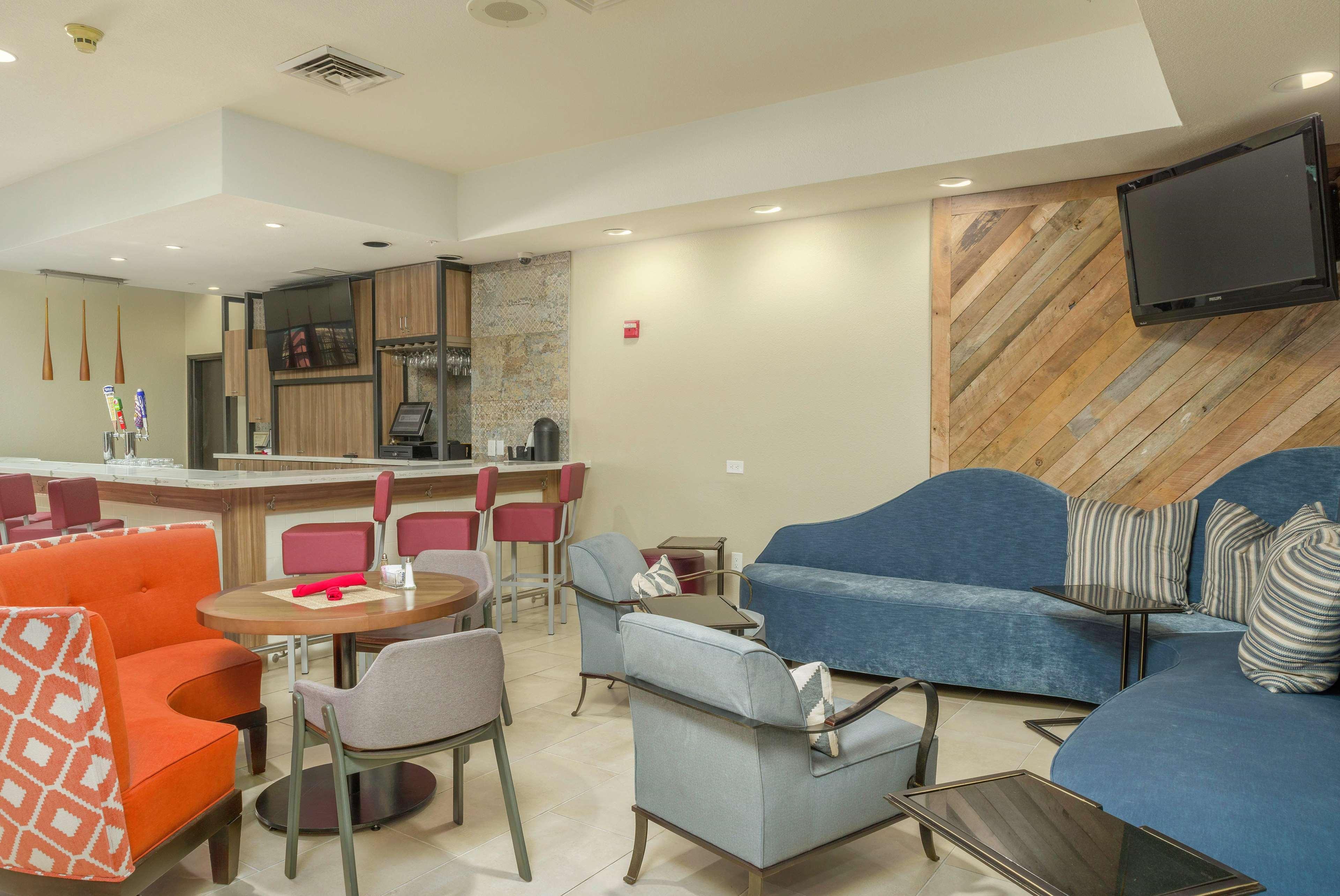 Hilton Garden Inn Phoenix Airport Экстерьер фото