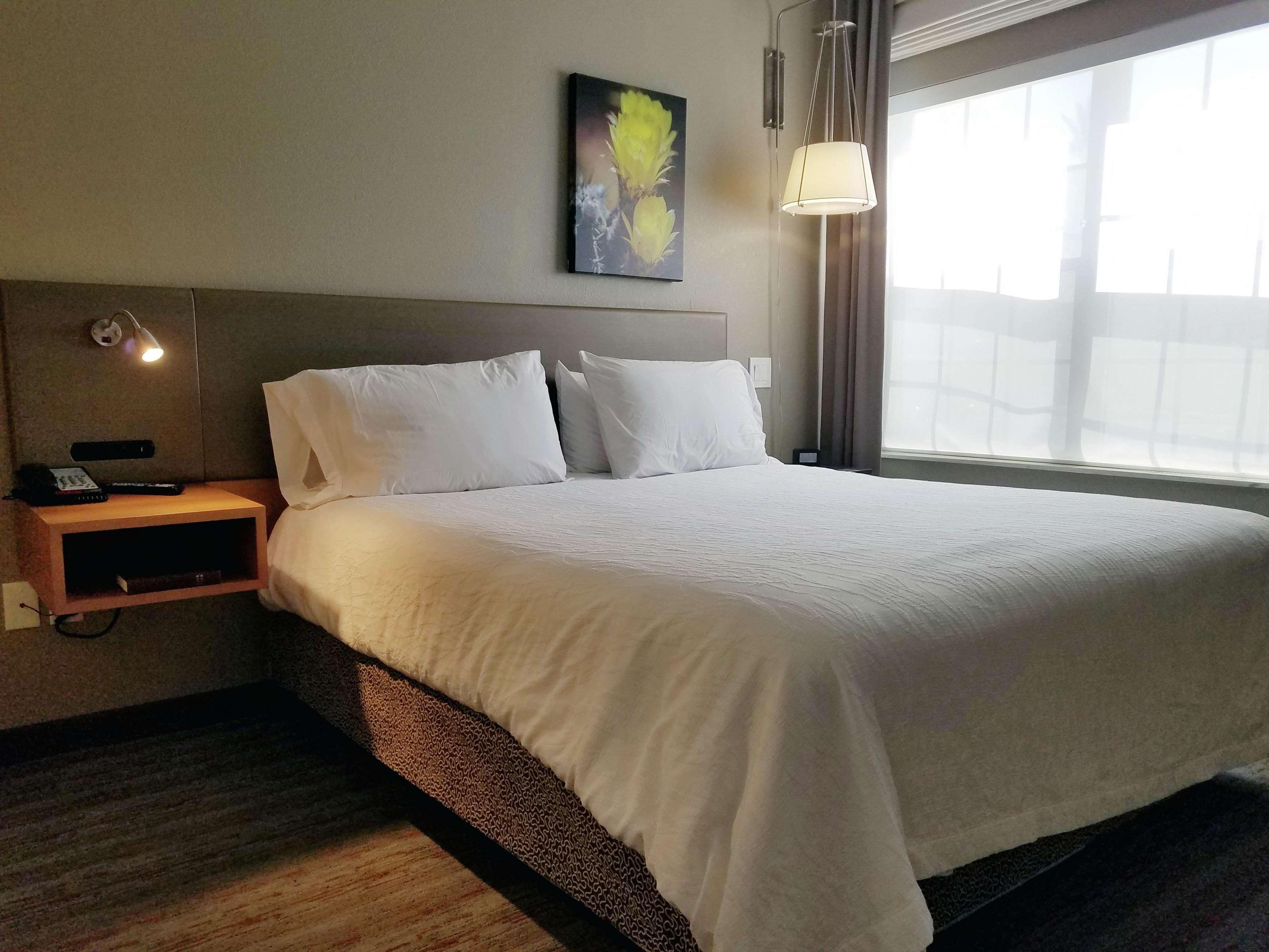 Hilton Garden Inn Phoenix Airport Экстерьер фото