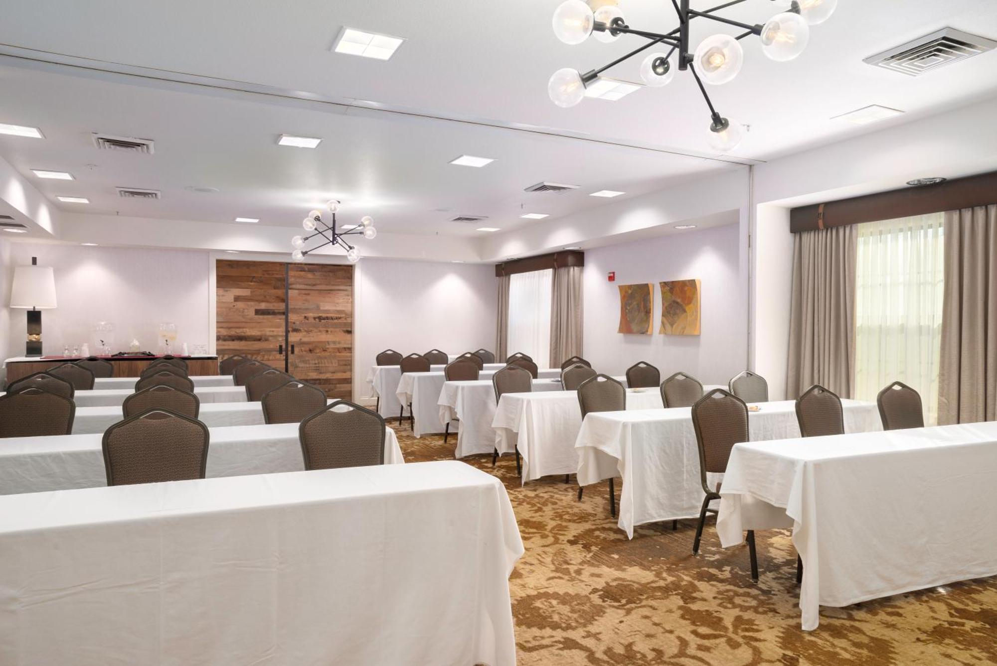 Hilton Garden Inn Phoenix Airport Экстерьер фото