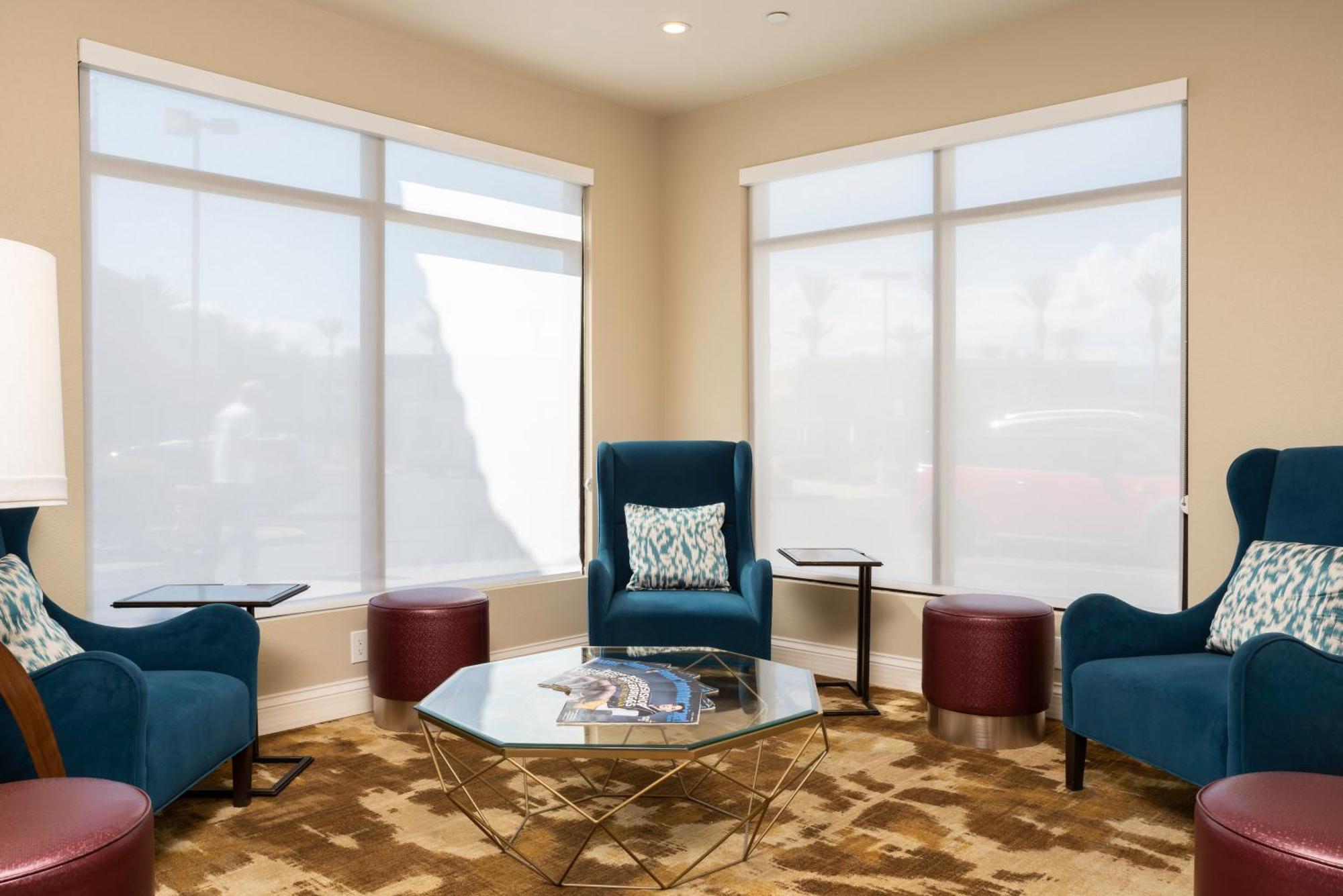 Hilton Garden Inn Phoenix Airport Экстерьер фото