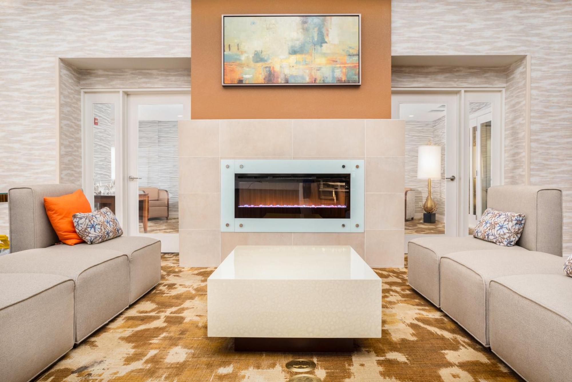 Hilton Garden Inn Phoenix Airport Экстерьер фото